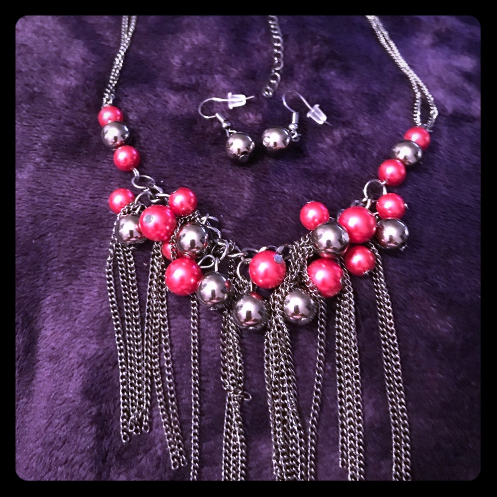 Red and Silver Necklace & Earrings est